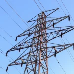 Wykres pokazujący spadek kosztów energii w polskiej firmie po wdrożeniu optymalizacji