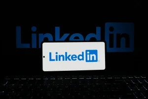 Wykres pokazujący skuteczność reklam na LinkedIn w polskich firmach B2B